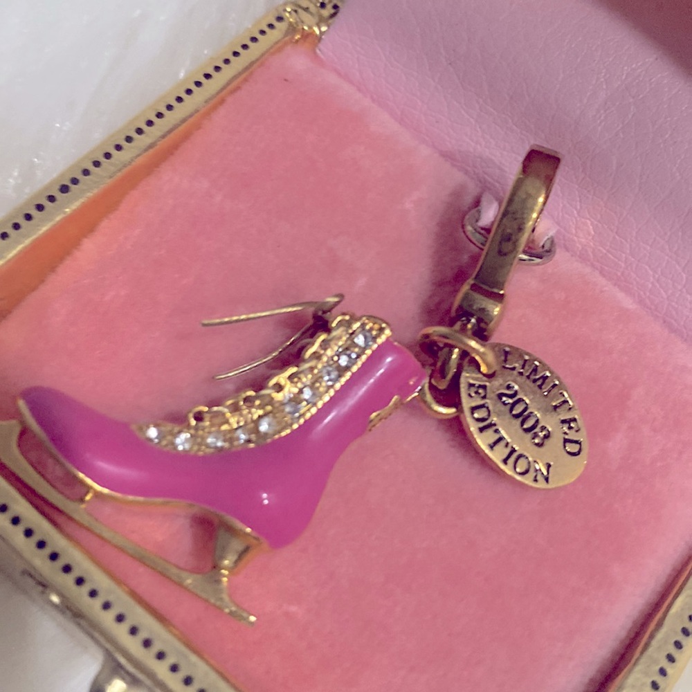 🩷PRICE IS FIRM🩷Juicy Couture Pink Fuschia Skate Charm LE